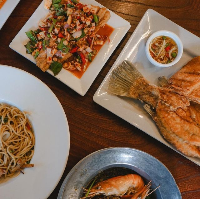 เออ กุ้งเผา บุฟเฟต์อลาคาสสุดจัดในย่านบางแสน 