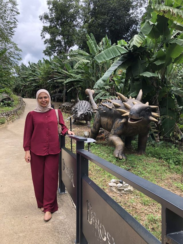 ; DINOSAUR ENCOUNTER, MALACCA.🦖