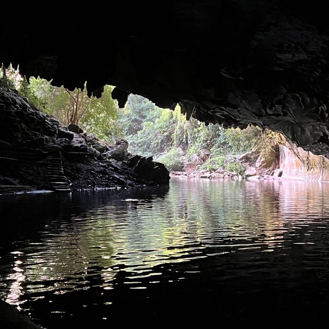 Amazing Kong Lor Cave