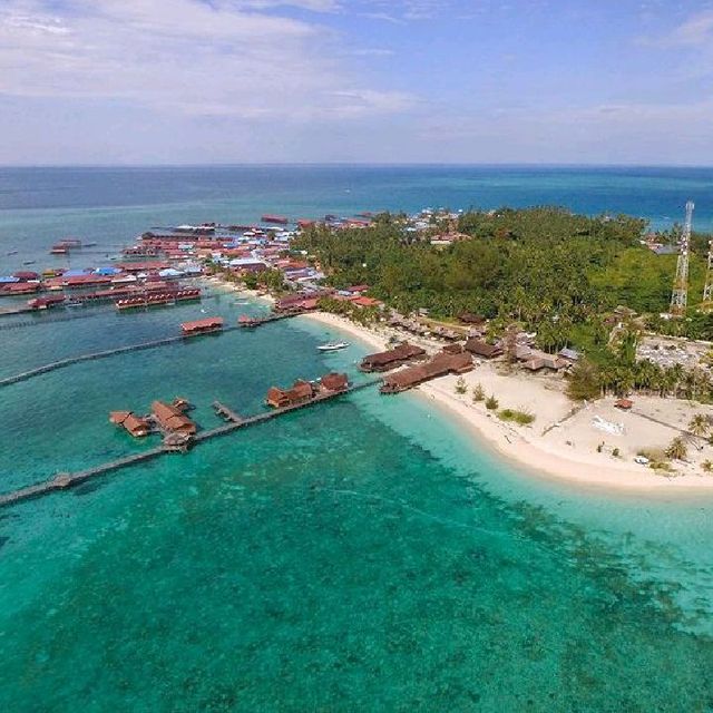 DERAWAN ISLAND, EAST KALIMANTAN