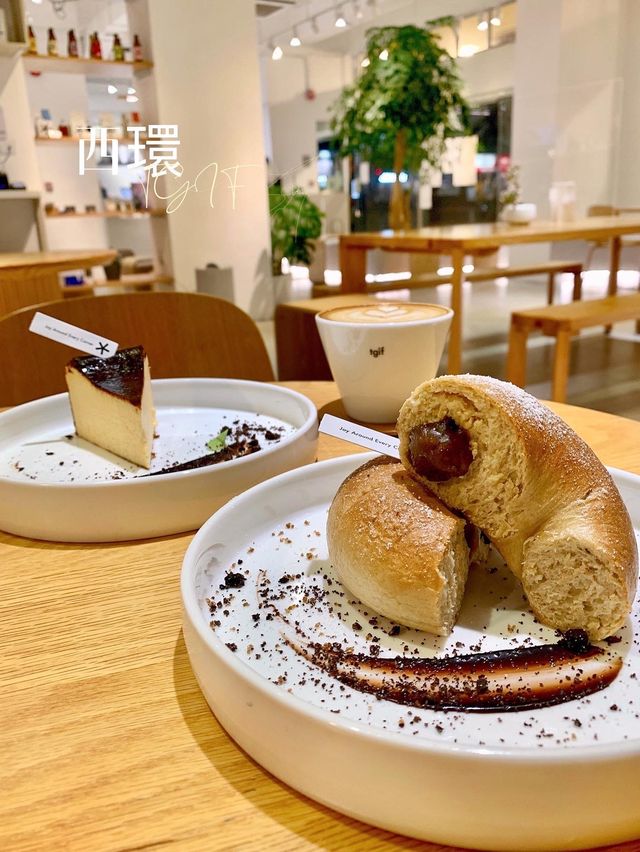 【🤍西環純白木系打卡cafe🪵落地大玻璃空間感十足✨寵物友善 🐶🐱】