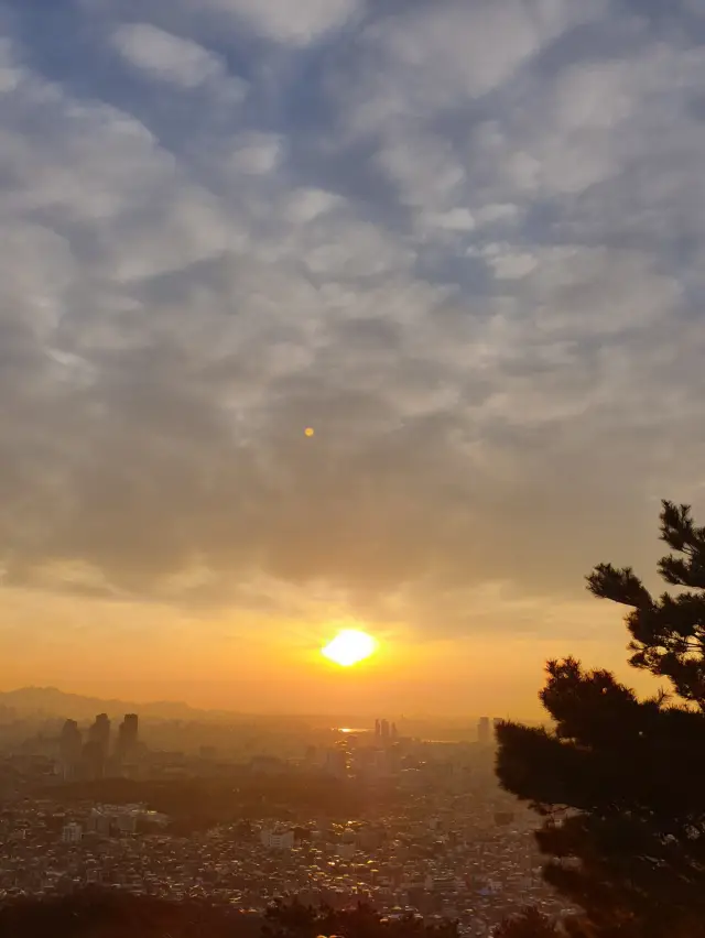 서울 시내가 한 눈에 보이는 노을 명소🌅