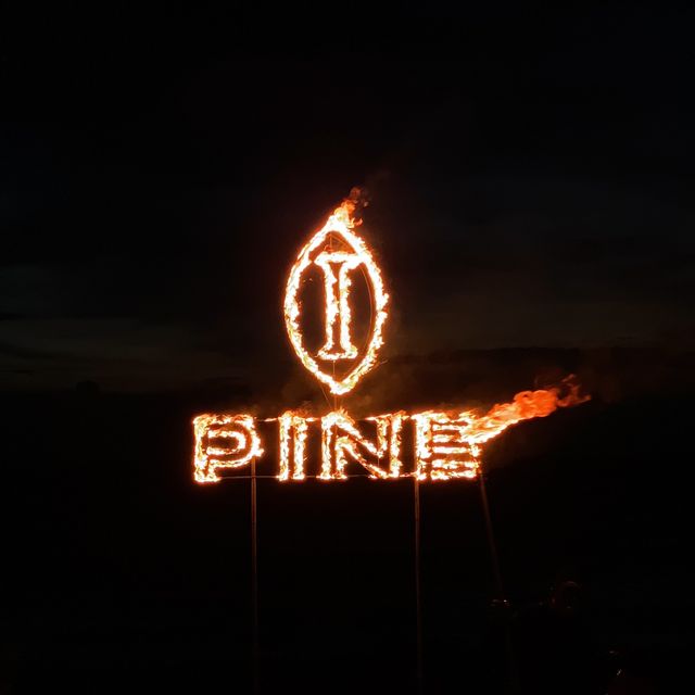 Pine beach bar : คาเฟ่ใน intercontinental phuket 