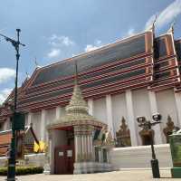 ขับรถพาแม่ทัวร์วัดพระแก้วและวัดโพธิ์