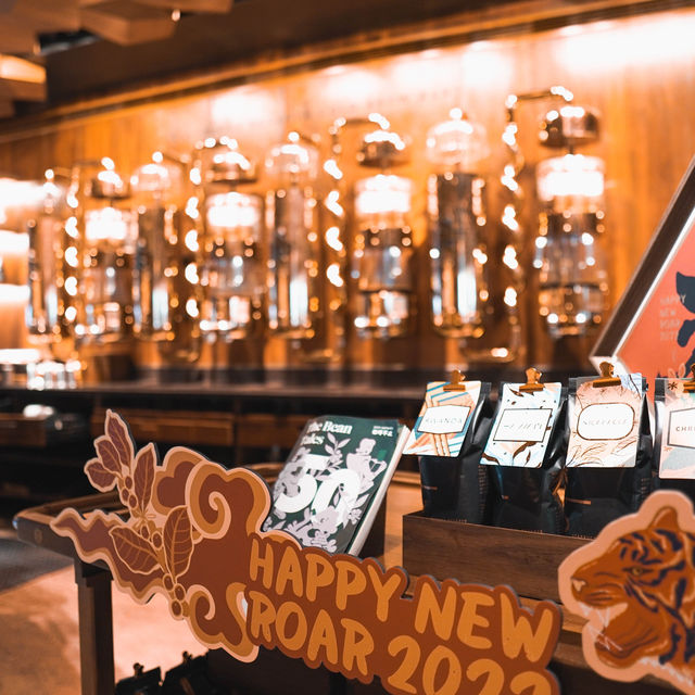 Biggest Starbucks in China ☕️ 