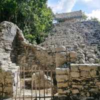 Climbing Coba's pyramid 