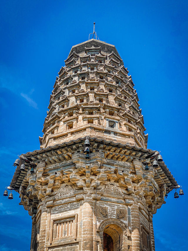 Beijing Hiking | Exploring the Dragon Palace Mountain Stone Array and Discovering the Thousand-Year Flower Tower.