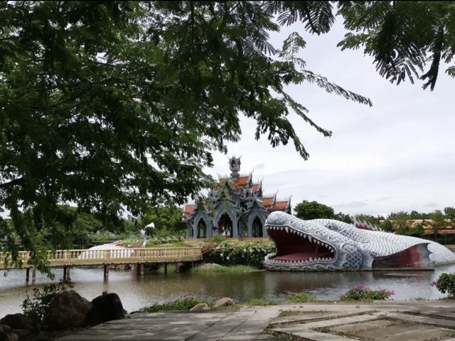 Giant Creature Fear - Thailand's Catfish Temple