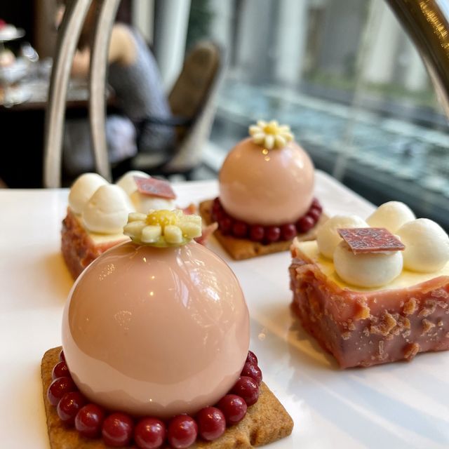 High-Tea moment at Brasserie Les Saveurs