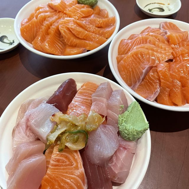 厚厚生魚片丼飯，絕對粗飽飽的板橋日式料理-漁悅日式料理