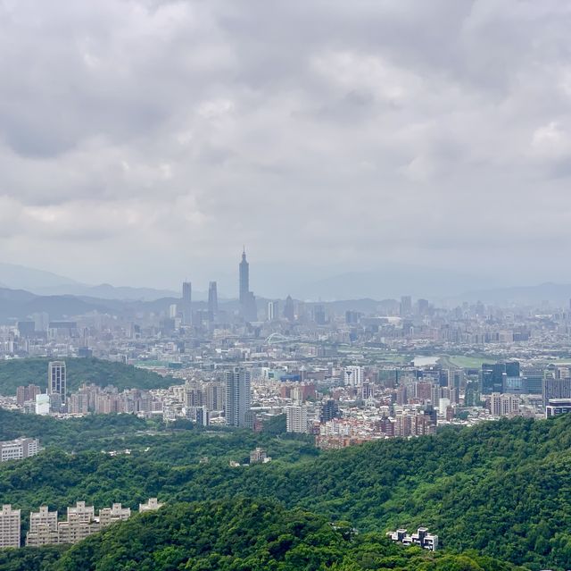 台北市輕鬆不脫妝的爬山景點｜內湖三尖⛰️忠勇⛰️圓覺⛰️鯉魚