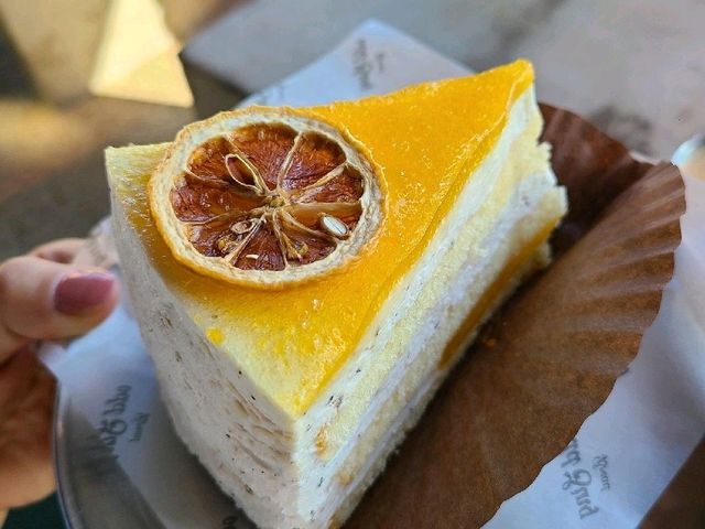 [제주 카페] 한라산뷰! 수영장을 품은 창고형 카페💙