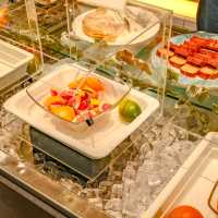 札幌グランドホテル・朝食ビュッフェ名物のアップルパイなどのデザートコーナー