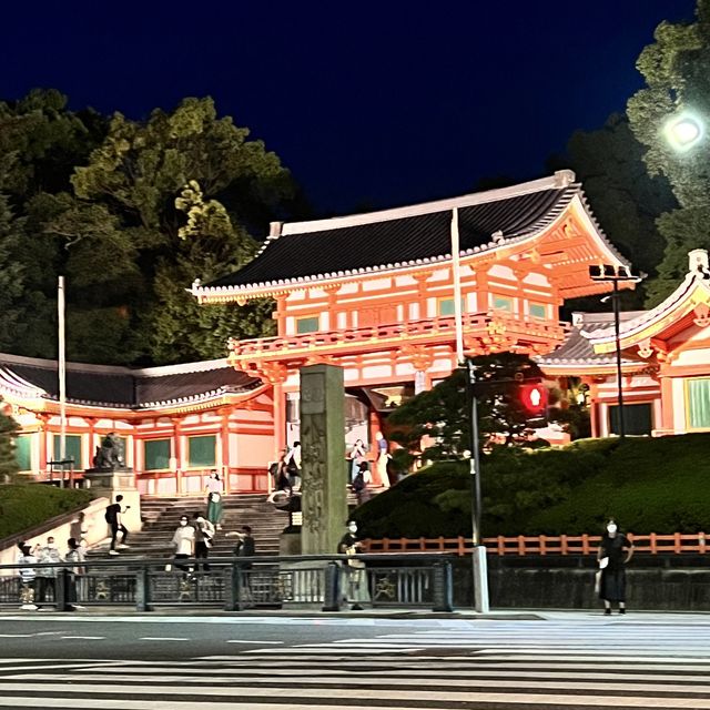 【京都】ライトアップが美しい夜の祇園