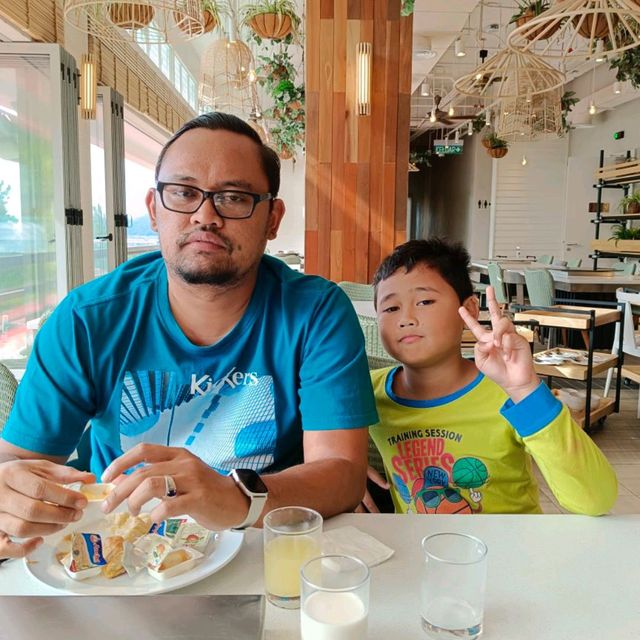 Cantik dan bersih.