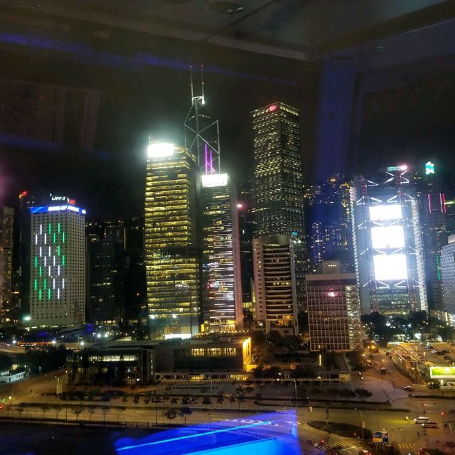 晚上的中環摩天輪