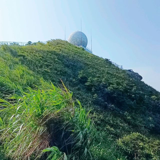 秋高氣爽，飛鵝山道，心曠神怡！