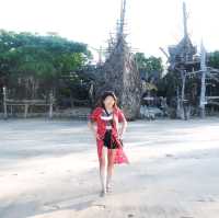 บาร์เรือไม้ ริมหาด