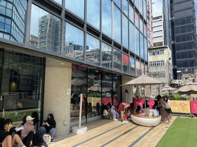 旺角石屎森林中的空中花園