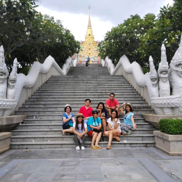 วัดทางสาย พระมหาธาตุเจดีย์ภักดีประกาศ 