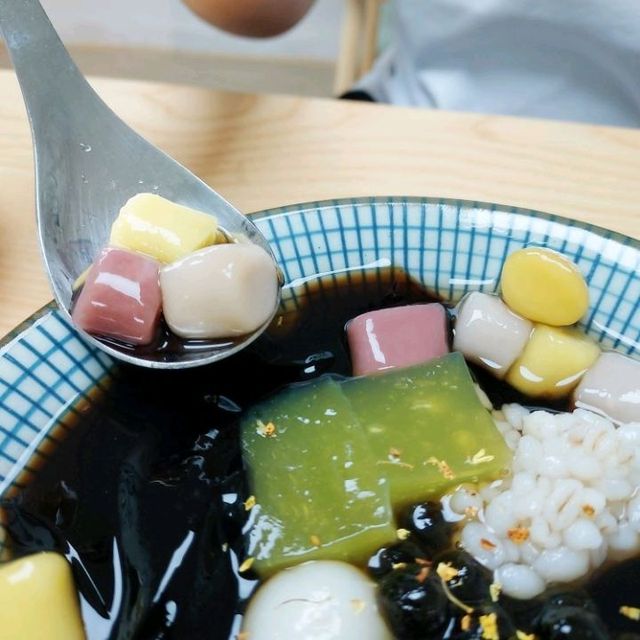 周六日限定貓山皇糯米糍