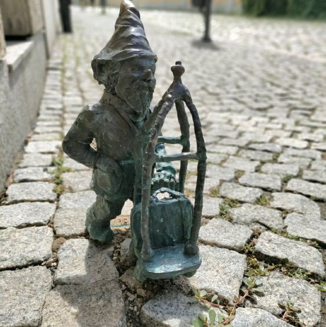 Dwarf hunting in Wroclaw 