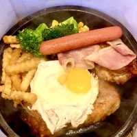 ［時代冰室 - 樣樣都想食