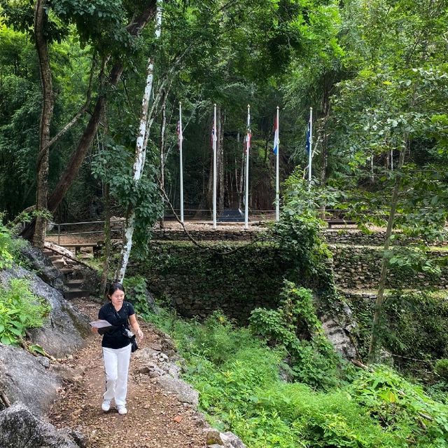 ศึกษาธรรมชาติ ที่ช่องเขาขาด