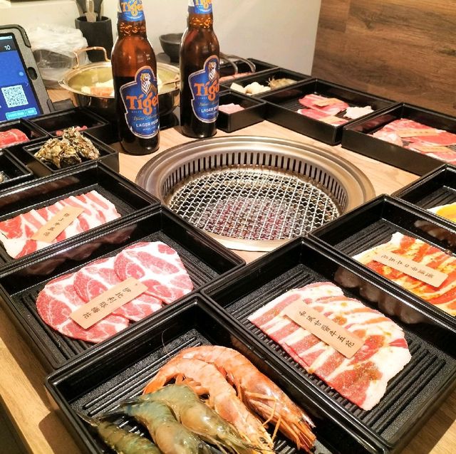 赤富士日式燒肉鍋物-板橋店，百種肉品生鮮啤酒暢飲