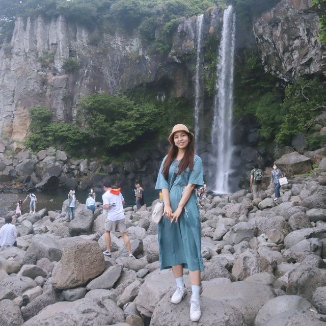 제주 3대 폭포 '정방폭포'