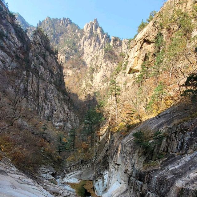 Naewon Amgol Valley