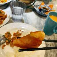 內湖小巷弄內 很平價、人潮滿滿的泰式料理🇹🇭