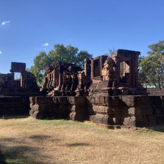Today we will take everyone to go on a historical trip to Roi Et Province. This is the location of Ku Ka Sing, an important historical site of history. which is considered to be still beautiful and in perfect condition

 The Ku Ka Sing consists of 3 pagodas located on the same laterite base. a rectangular temple It's called the Bannalai in the front on both sides. All are surrounded by walls with arches in four directions, with a horseshoe-shaped moat surrounding another layer. The main prang faces the east. The central prang will be the largest.

 Anyone who likes to study history like to visit ancient sites They should definitely like each other because Ku Ka Sing is still considered complete and has been restored quite a lot. When looking at it, you can feel how beautiful it was in the past.

Address: Ku Ka Sing, Kaset Wisai District, Roi Et 45150
#historicculture #urbanexplorer #ancientcity #temples