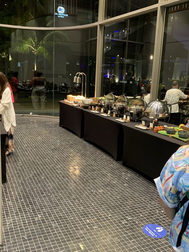 โรงแรม Double Tree By Hilton Phuket รับจัดบุฟเฟต์