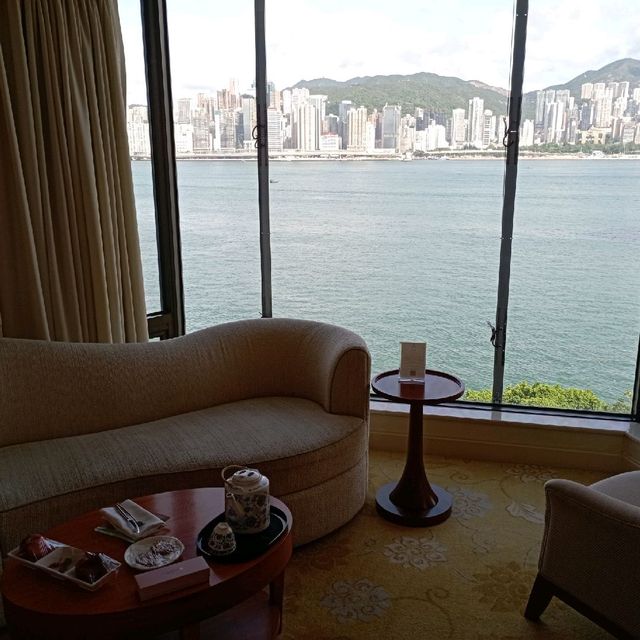  “Spend-to-Redeem Staycation” Programme with minimum room charges 