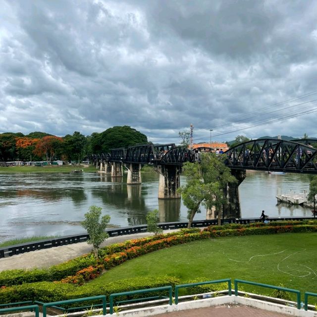 สะพาน​ข้าม​แม่น้ำ​แคว