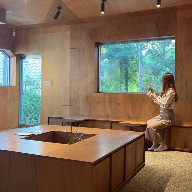 韓国/ソウル【蚕室】本を読む方へ向けたカフェ📚🌳