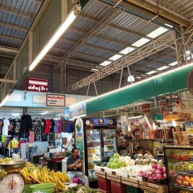 เดินช้อปปิ้งตลาดบัญญัติทรัพย์ ย่านลาดกระบัง