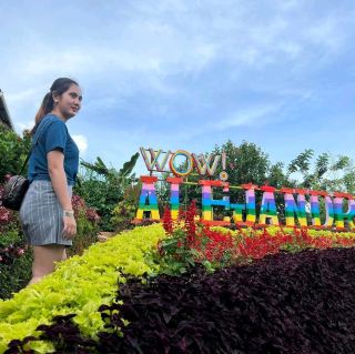 알레한드라에서 벗어나세요. 기분 전환에도 좋고 스트레스도 줄여줍니다. 어드벤처 카페에서 몇 미터 떨어진 곳에 있는, 인스타그램에 올릴 만한 꽃밭 명소입니다.
#멋진사진 #스푸크타큘러여행 #가을낙엽