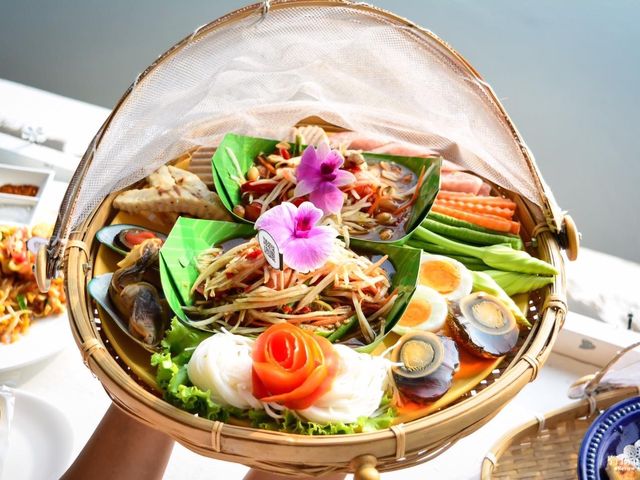 คาเฟ่เปิดใหม่ริมแม่น้ำ นครปฐม