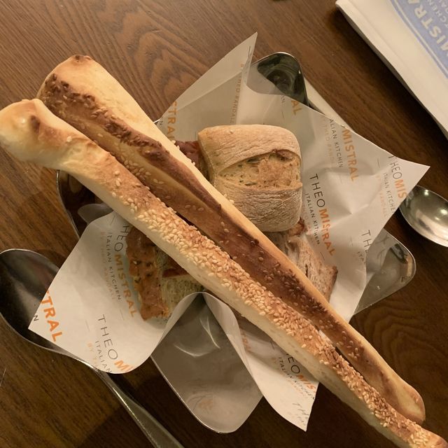 最好食長麵包條Grissini｜Theo Mistral