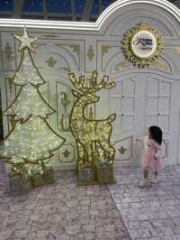 Sparkling Christmas is all around 