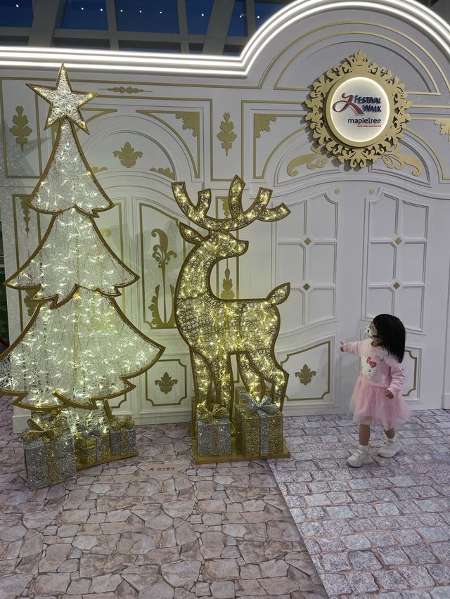 Sparkling Christmas is all around 