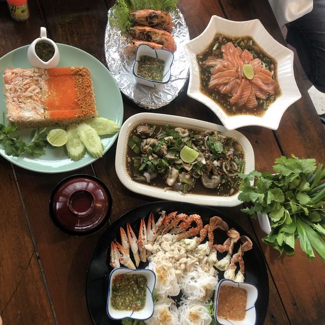 นึกถึงอาหารืะเล ต้องร้านนี้เลยติดริมทะเล