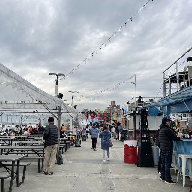 【台北 大稻埕碼頭】欣賞河岸日落 | 貨櫃市集美食