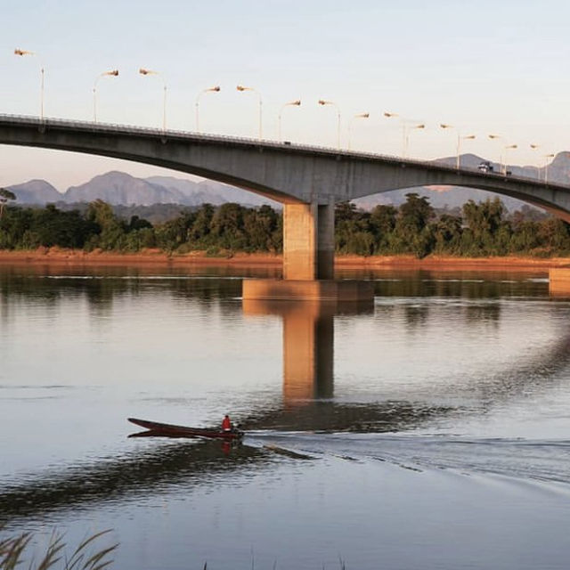 สะพานมิตรภาพไทย-ลาว แห่งที่ 3 นครพนม