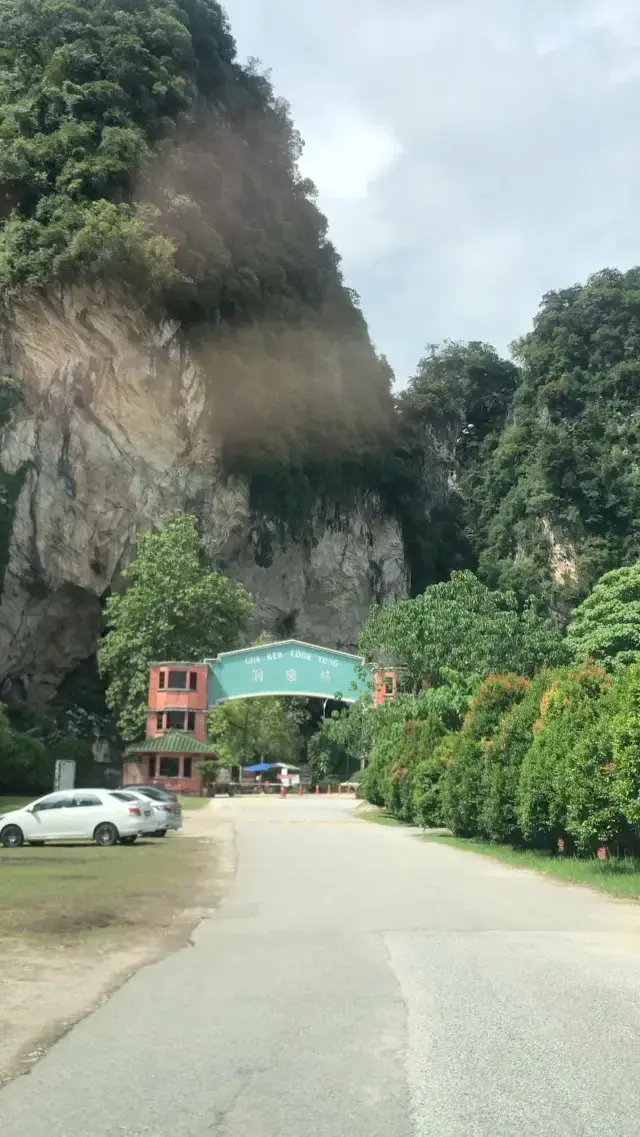 Stunning Kek Lok Tong cave!