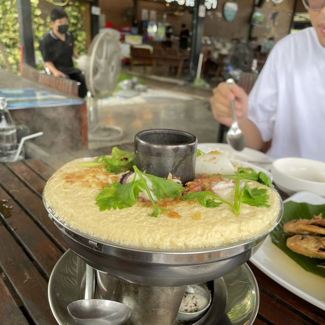 มีน้ำมีปลา 🐟 ร้านอาหารริมแม่น้ำ วิวดีมากกก🫧🎉