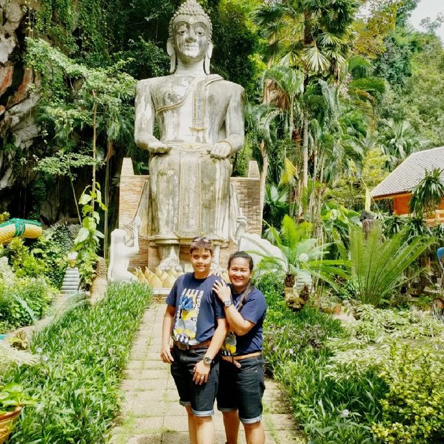 ธรรมชาติงามล้ำ ที่ถ้ำเขาประทุน