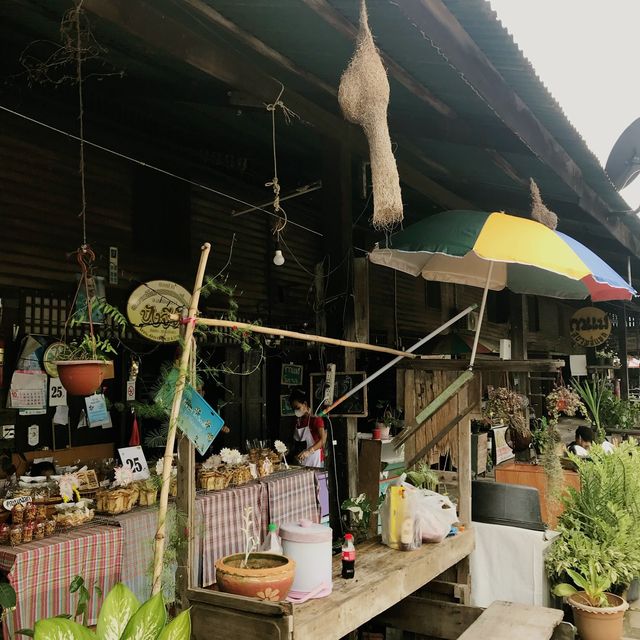 ตลาดโบราณนครเนื่องเขต